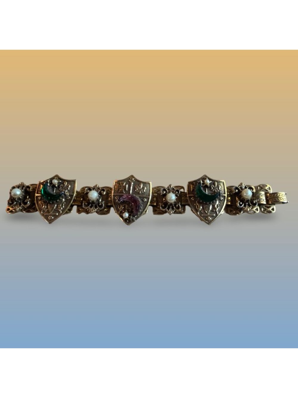 1950s Heraldic Panel Bracelet Antique Gold Tone Medieval Crest Design Vintage - Picture 2 of 8
